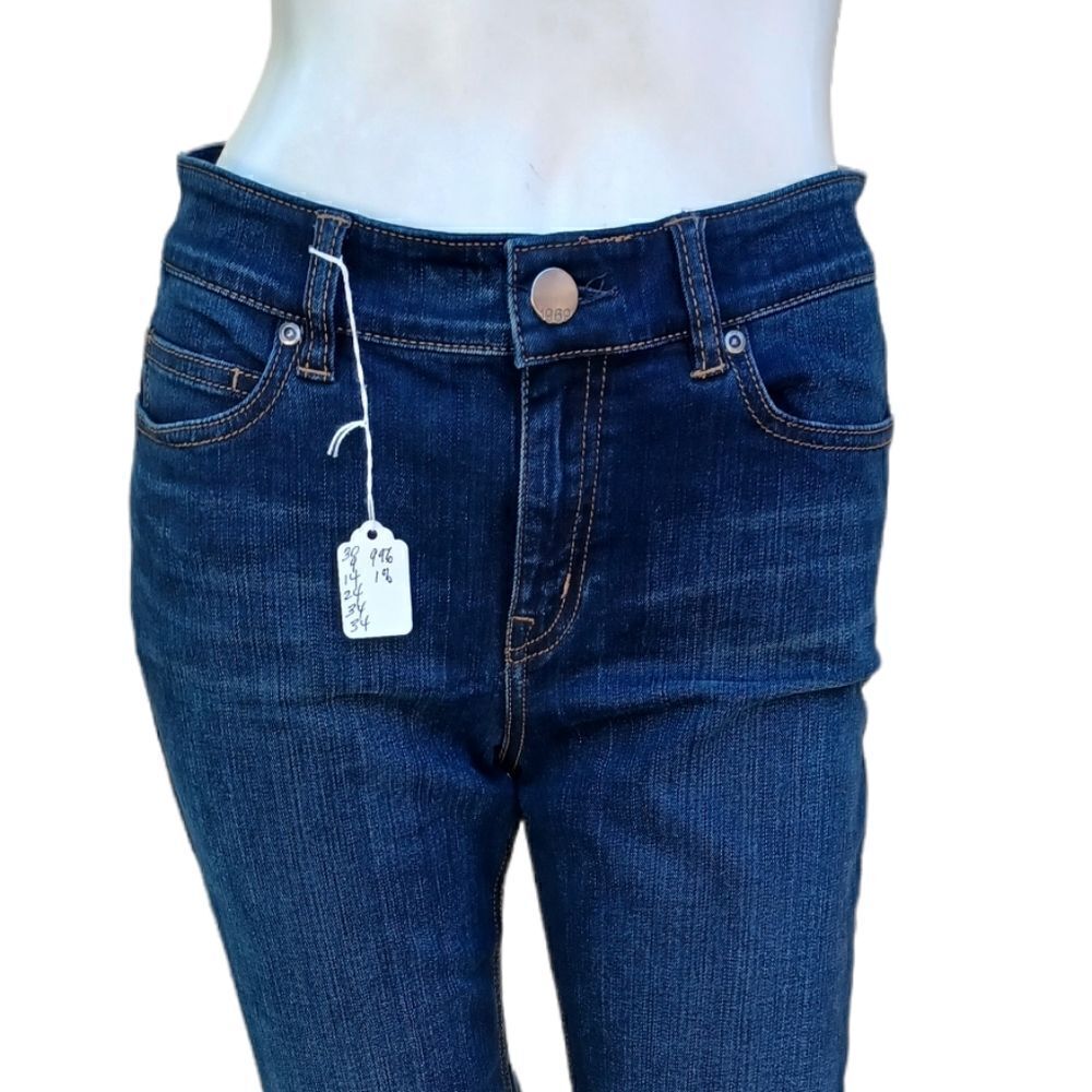 10948....Gap 1969 Crop Jeans Size 0, 26 Waist 9" Rise, 23" Inseam